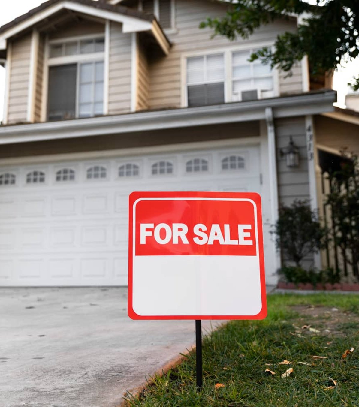 Valion property manager discussing a landlord report